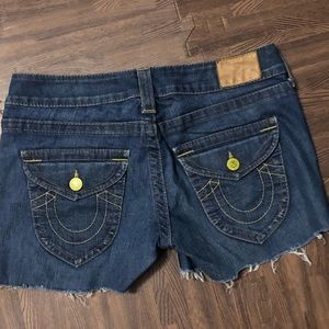 TRUE RELIGION DENIM CUT OFF JEAN SHORT CUT# 601407